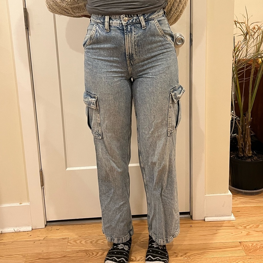 H&M high wasted acid wash denim cargos size 2
